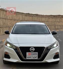 نيسان ألتيما